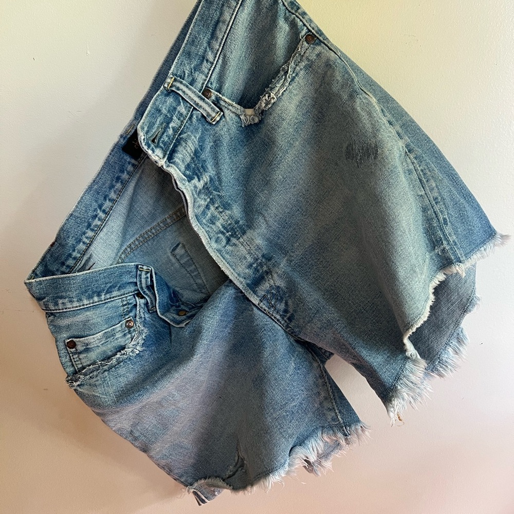 Chimala Distressed Denim Shorts – Size 26 (Run Large)